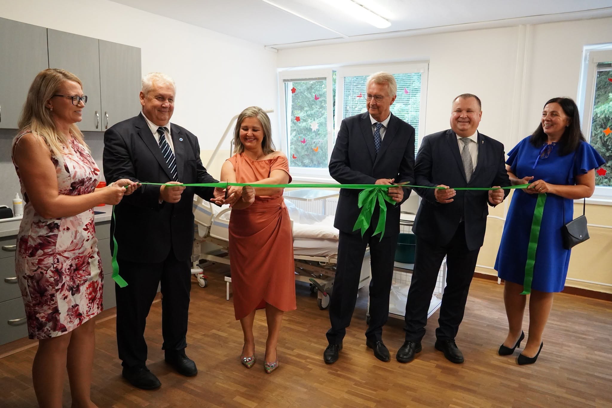 Otvorenie strednej zdravotníckej školy